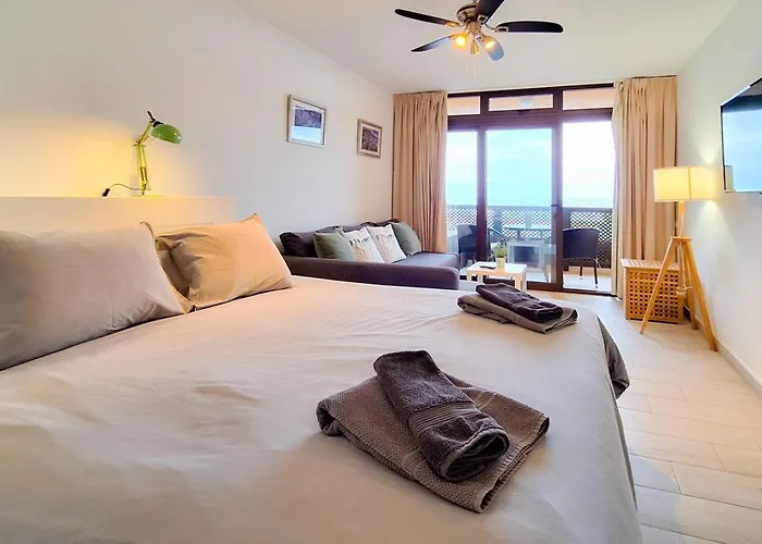 With Balcony And Sea View Appartamento