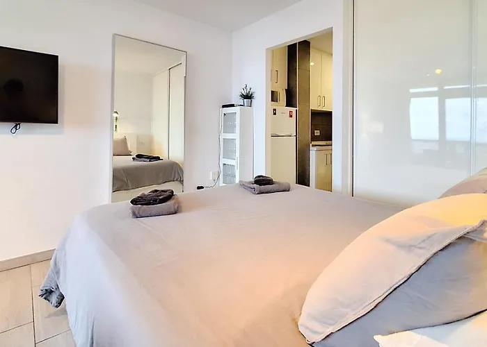 With Balcony And Sea View Appartement